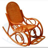 Кресло–качалка 05/17 со светлой подушкой на сиденье из ротанга с подножкой 